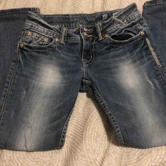 Size 27 Miss Me Capri - Picture 2 of 4